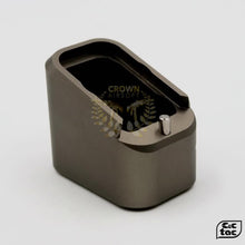 C&C GREY L MAGPAD-Magwell-Crown Airsoft